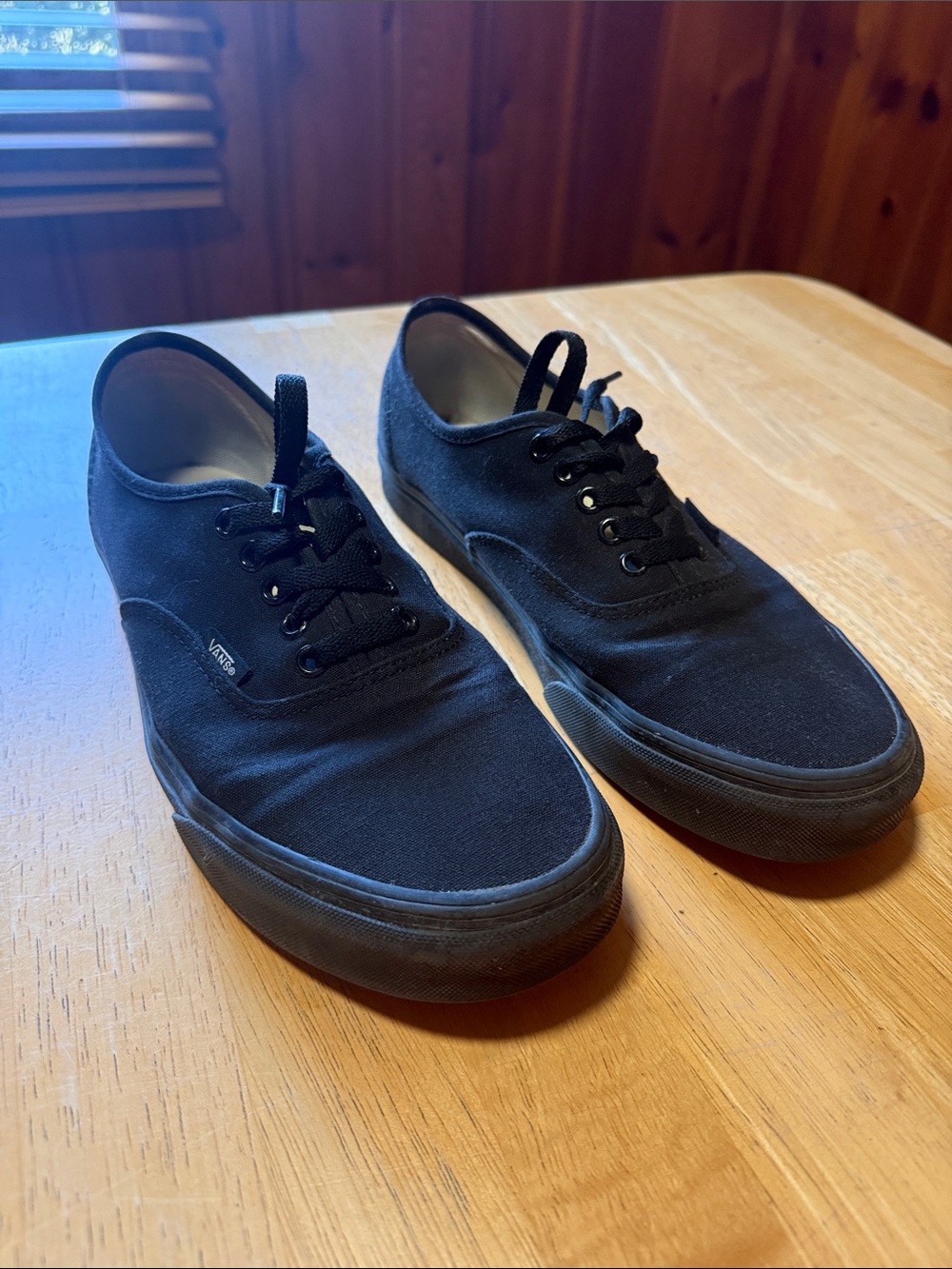 Vans Men's Classic Black Canvas Low-Top Sneakers
